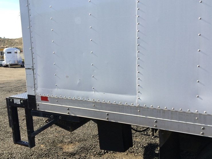 2022-isuzu-npr-hd-image-15