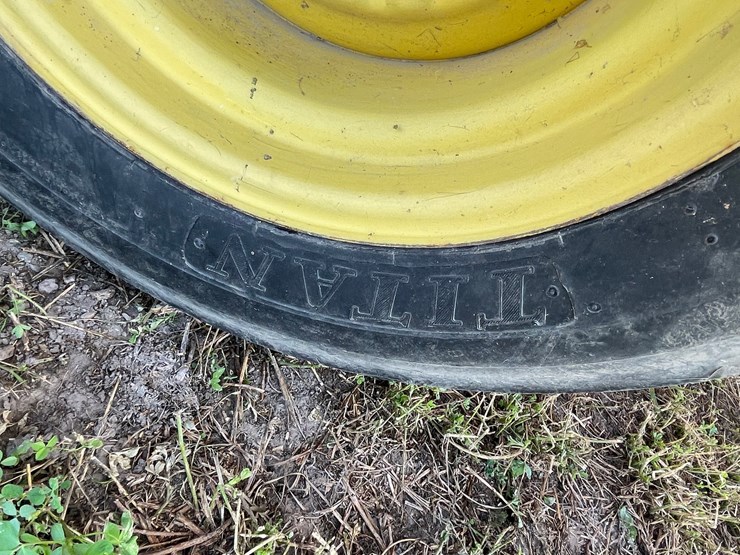 john-deere-1075-image-19