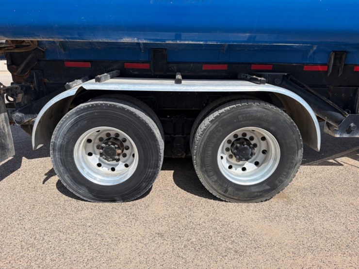 2012-peterbilt-367-image-5