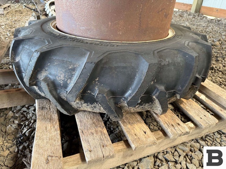 11.2-24-tractor-tires-on-rims-w/-wheel-spacers-image-6