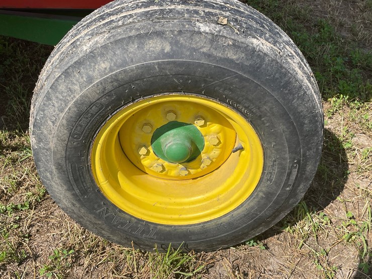 john-deere-1075-image-24