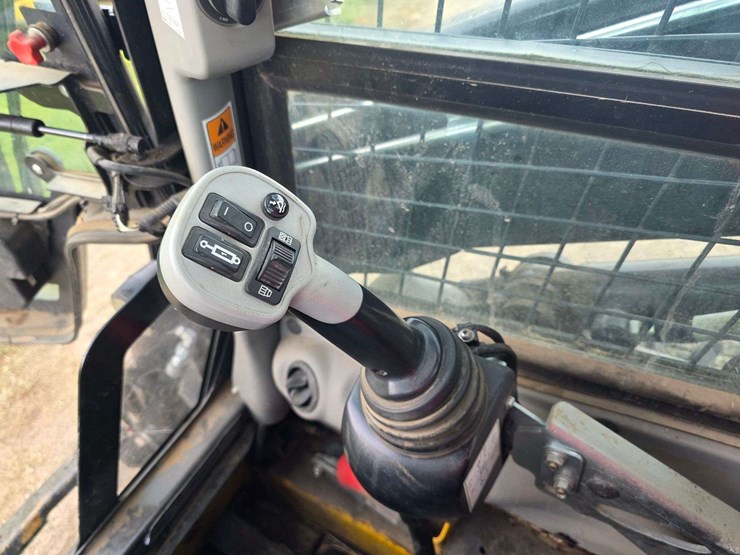 new-holland-c232-image-44