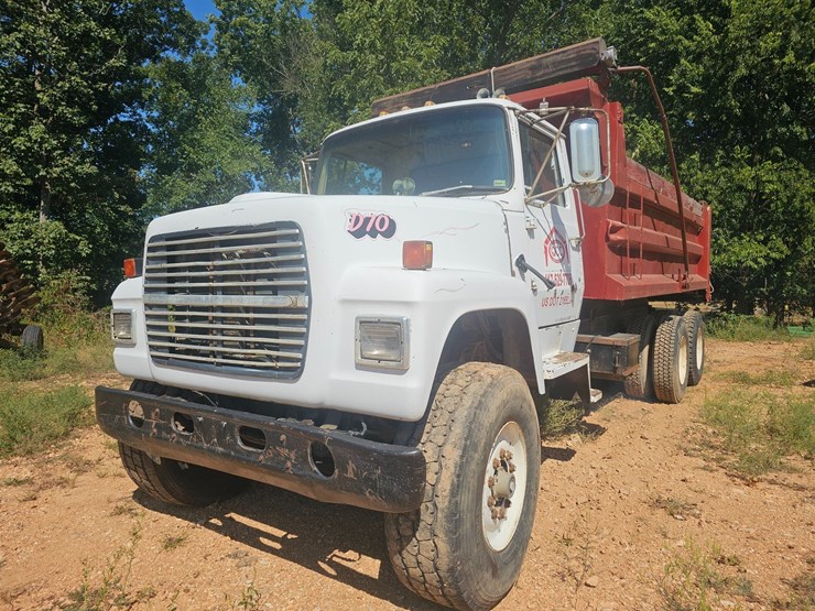 1986-ford-lt8000-image-1