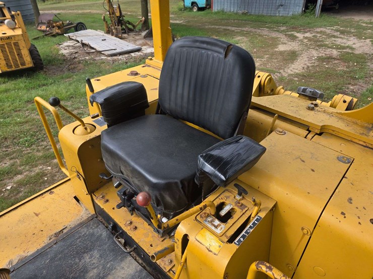 deere-750b-lt-image-32