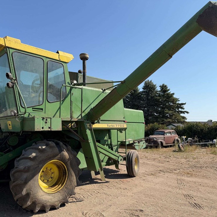 JOHN DEERE 7700