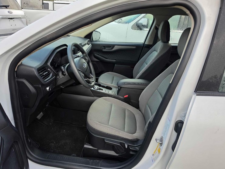 2020-ford-escape-image-14