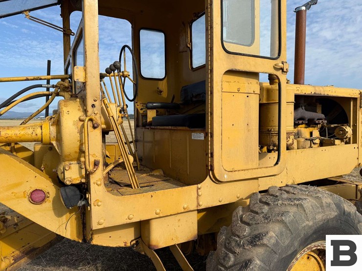 caterpillar-12-image-47