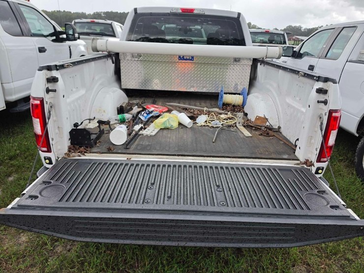 2019-ford-f150-xl-image-5