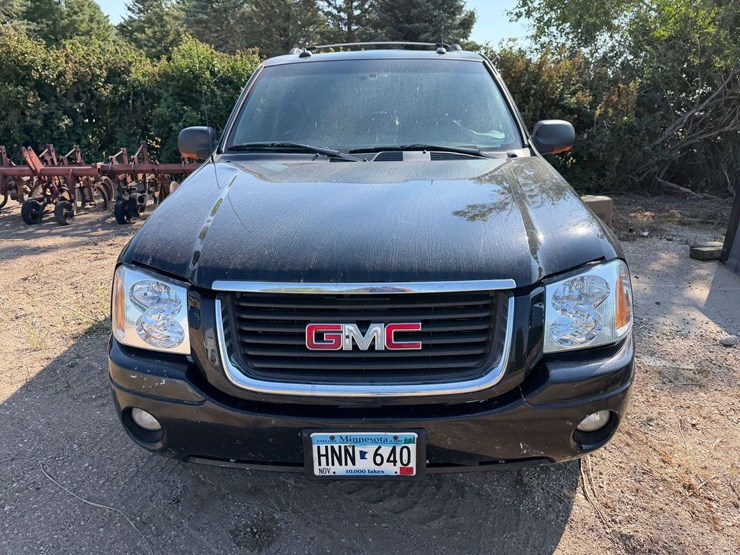 2004-gmc-envoy-image-8