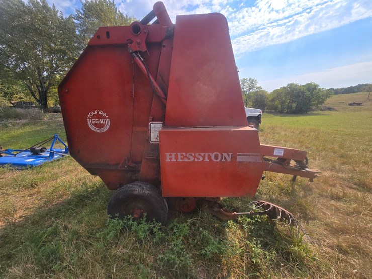 hesston-5540-image-7