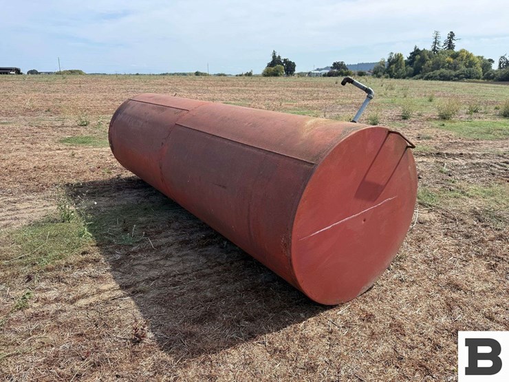 1,000-gallon-horizontal-fuel-tank-image-3