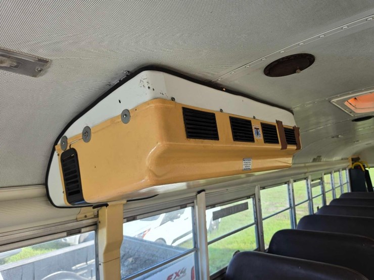 2005-bluebird-school-bus-image-8