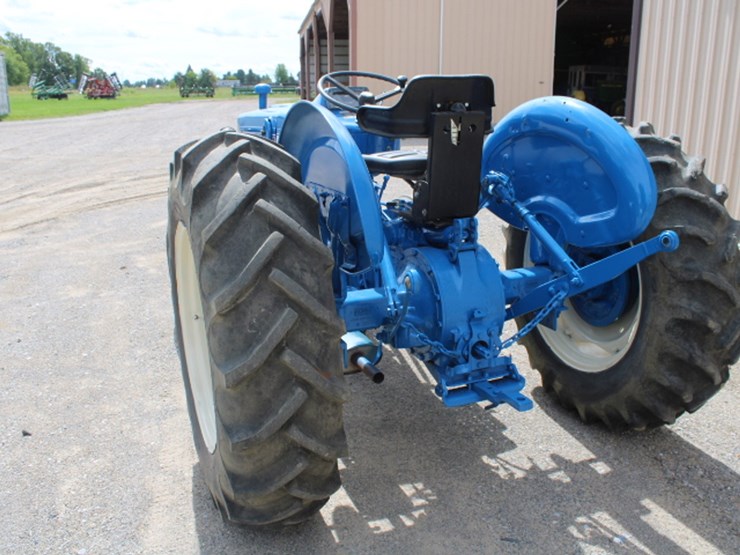 ford-3000-image-4