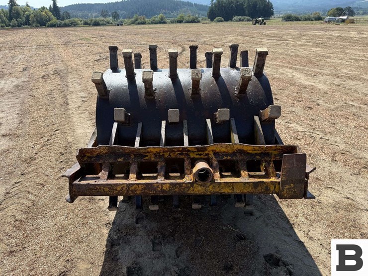 sheepsfoot-compaction-roller-image-4