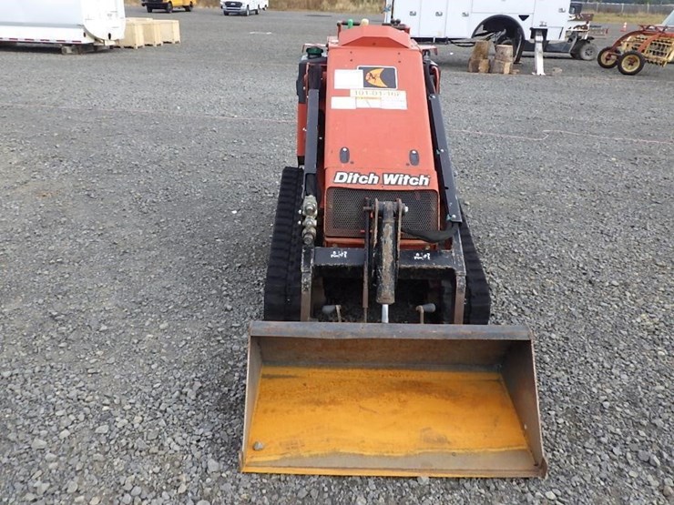2021-ditch-witch-sk800-image-8