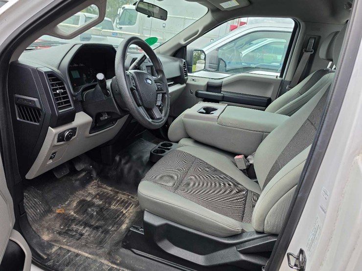 2019-ford-f150-xl-image-9