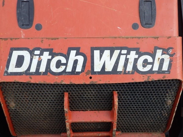 2021-ditch-witch-sk800-image-12
