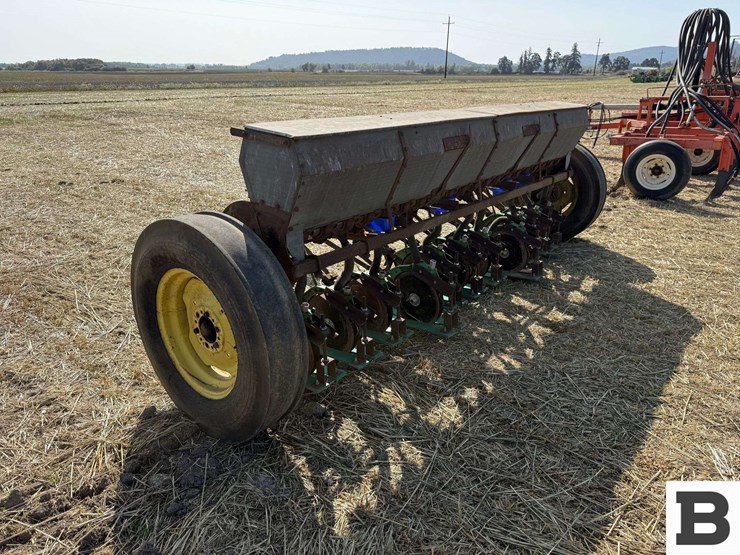 van-brunt-grain-drill-image-3