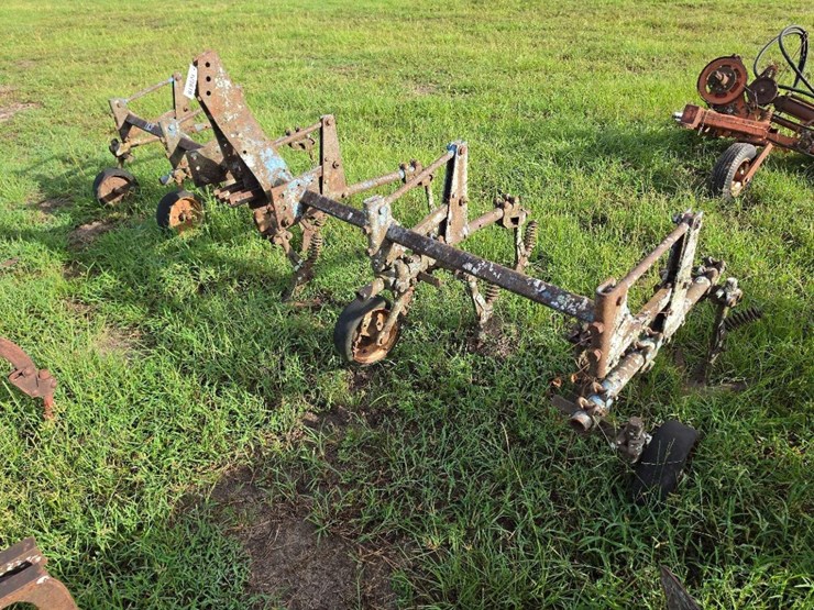 185---12"-spring-shank-cultivator-image-2