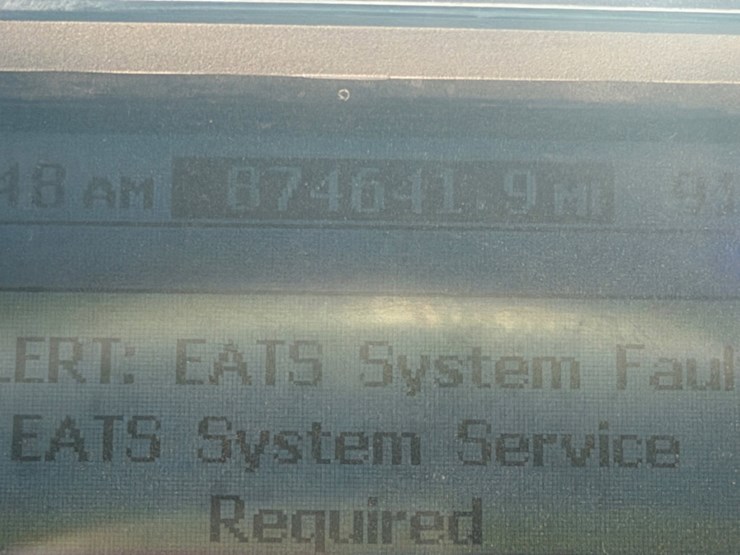 2015-mack-cxu613-day-cab-image-17