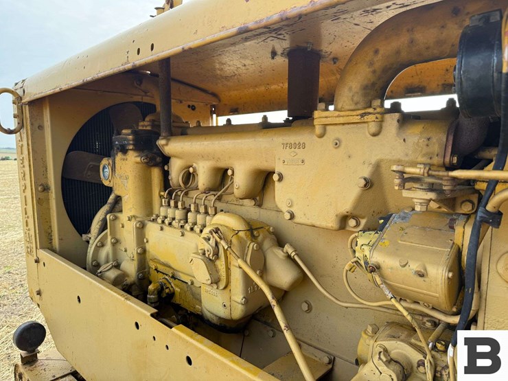 caterpillar-12-image-28