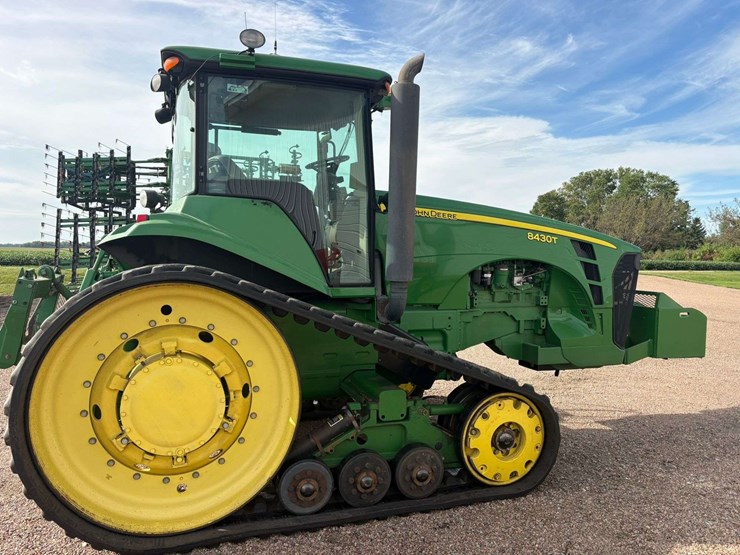 2006-john-deere-8430t-image-8