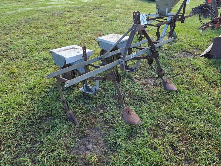 179---2-row-2-bin-planter-cultivator-image-1