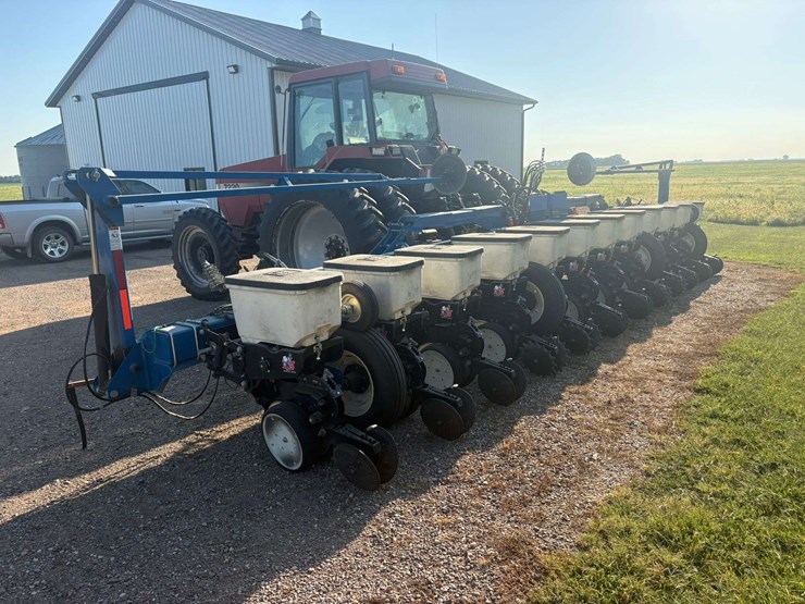2014-kinze-3140-image-3