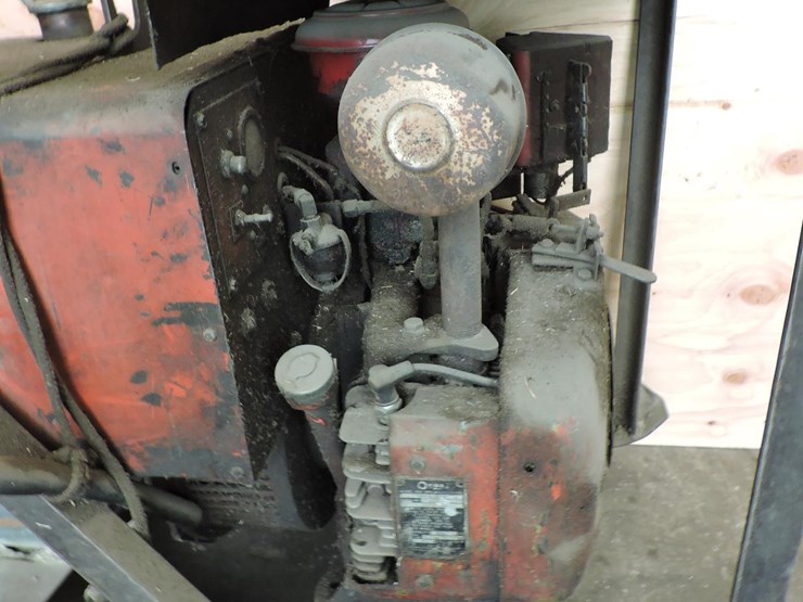 lincoln,-225-amp-portable-welder-w/onan-gas-engine-image-2