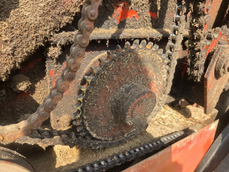 hesston-5540-image-44
