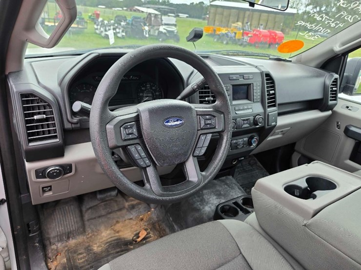2019-ford-f150-xl-image-8