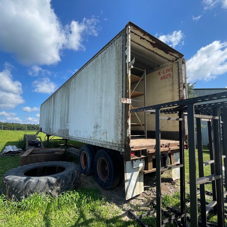 1983 STOUGHTON TRAILER