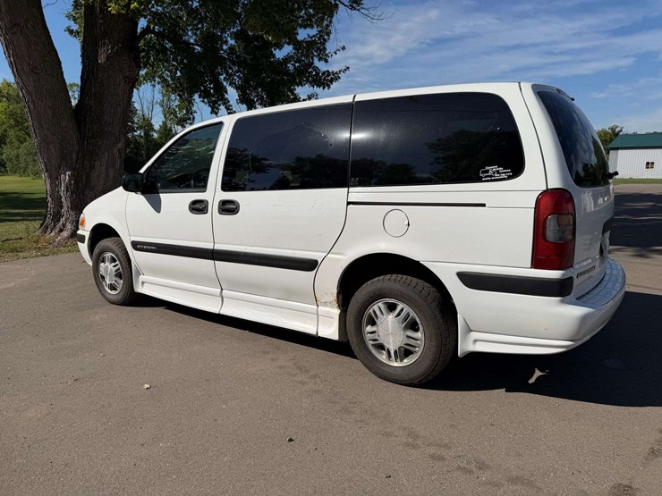 2005-chevrolet-venture-image-3