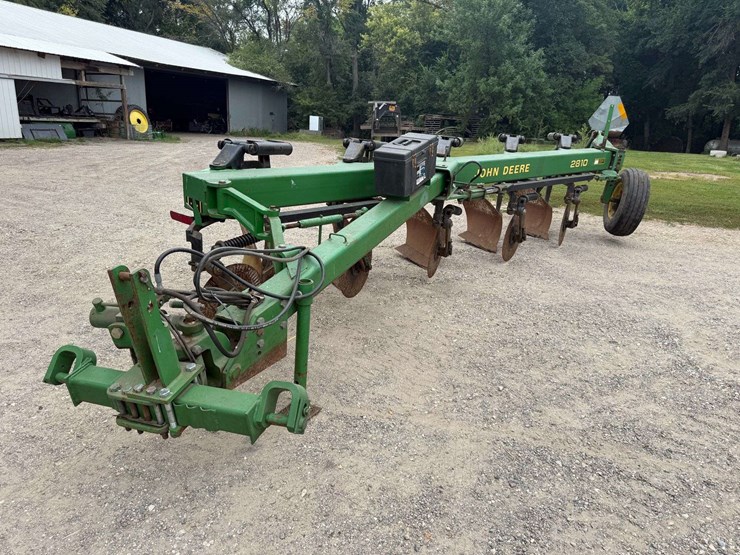 john-deere-2810-image-19