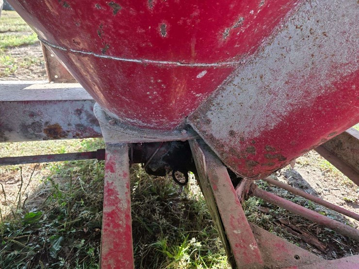 new-holland-355-image-27