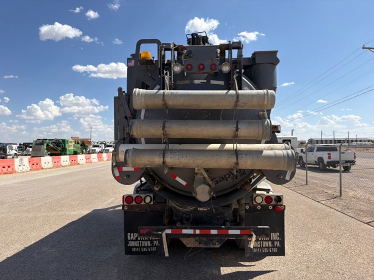 2019-peterbilt-367-image-9
