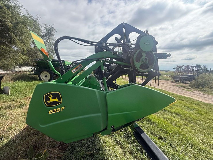 2011-john-deere-635f-image-8