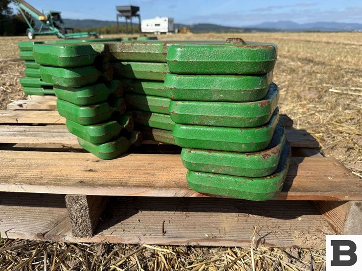john-deere-quik-tatch-front-suitcase-weights-image-7