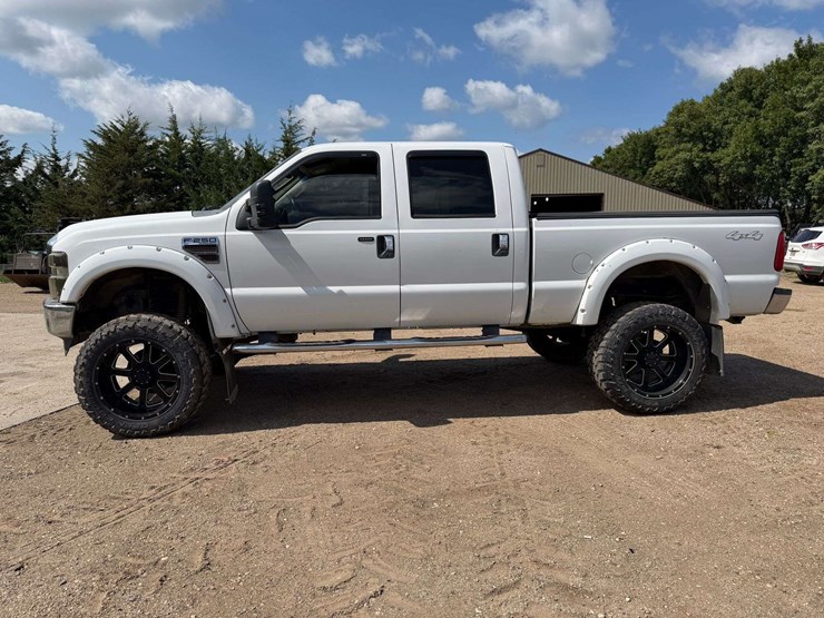 2008-ford-f250-xlt-image-2