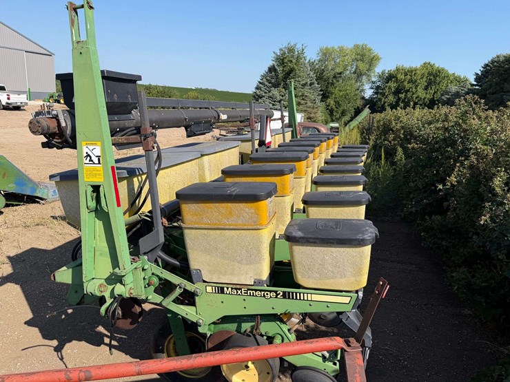 john-deere-7200-image-2