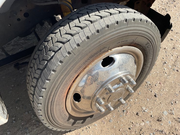 2003-ford-f550-image-22