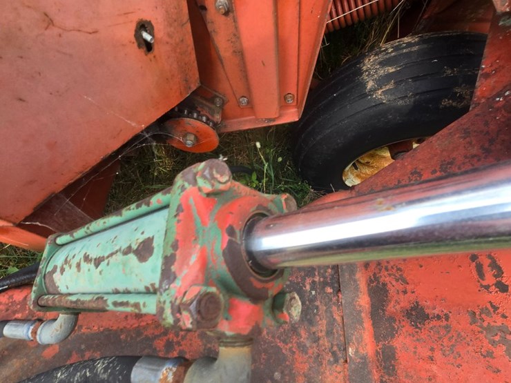 hesston-1091-image-11