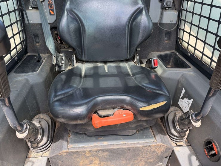2022-bobcat-s62-image-33