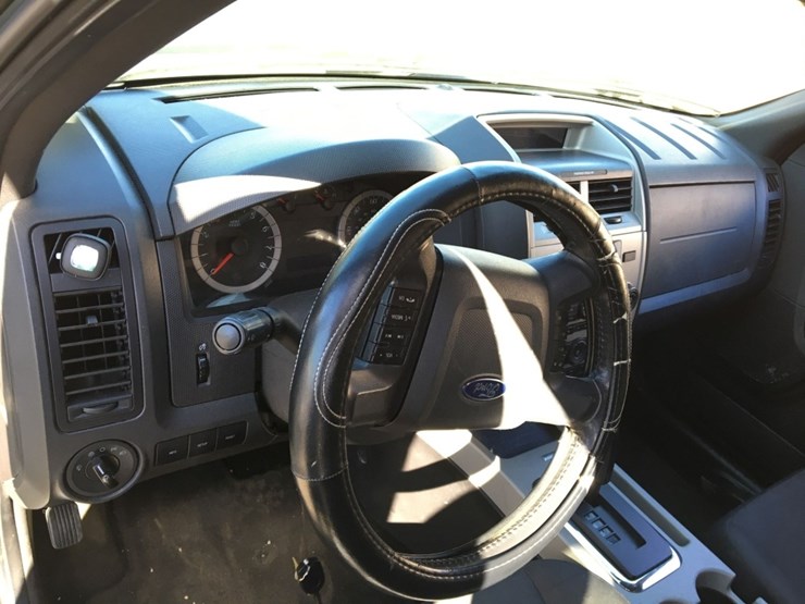 2012-ford-escape-xlt-image-10