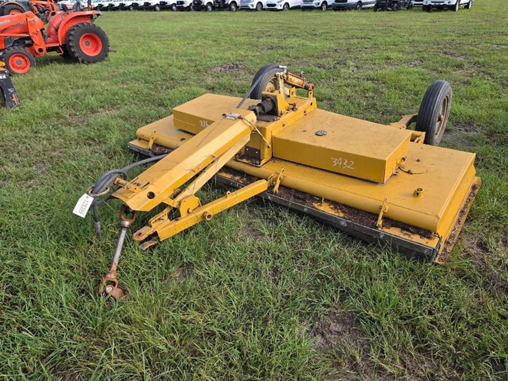 216---woods-c114-9'-pull-type-finish-mower-image-2