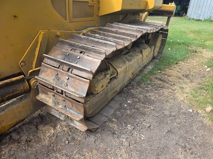 deere-750b-lt-image-6