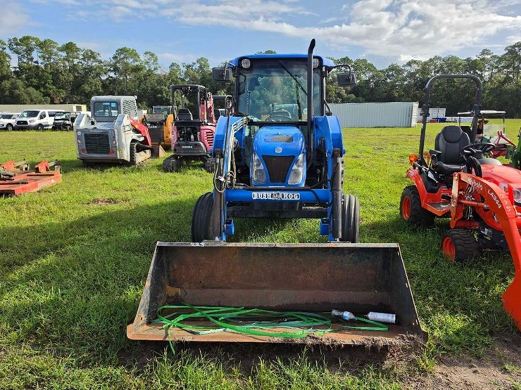 223---new-holland-tn70da-utility-tractor-image-2