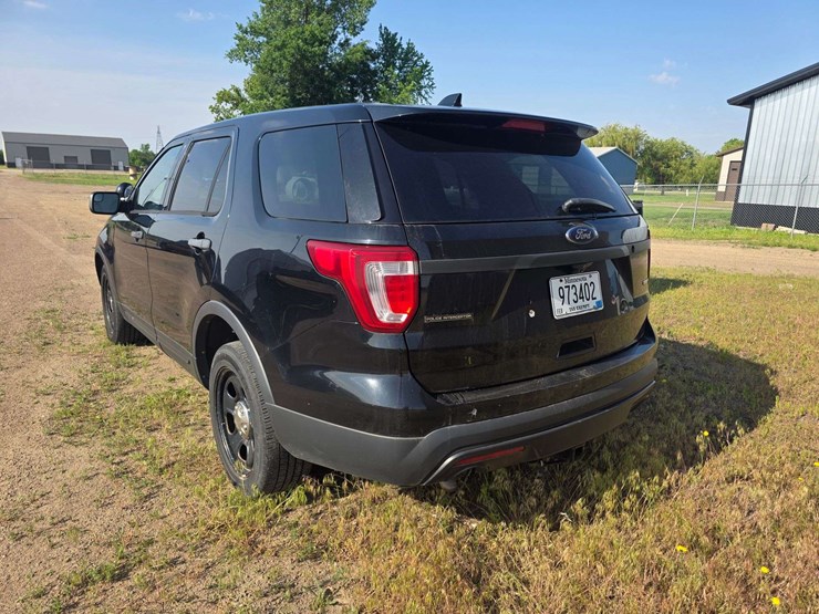 2016-ford-explorer-police-interceptor-image-16