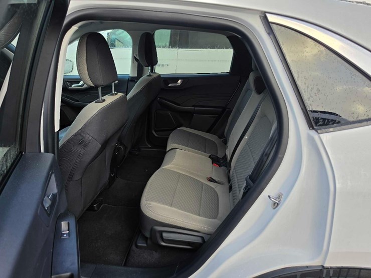 2022-ford-escape-image-12