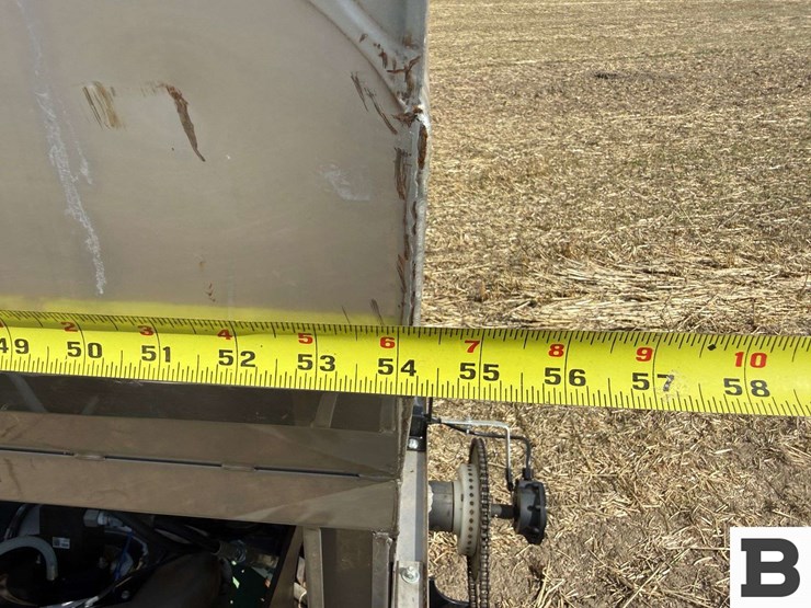 2008-custom-22.5'-air-seeder-image-50